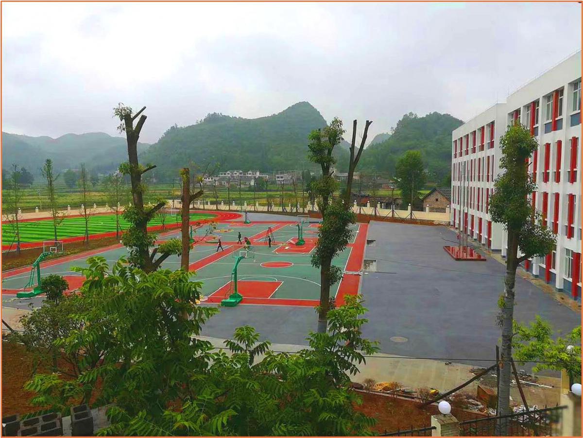 贵州黔西仁和中学7000平米彩色透水砼完工